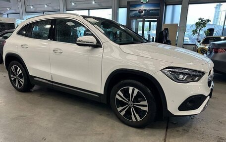 Mercedes-Benz GLA, 2021 год, 3 800 000 рублей, 2 фотография
