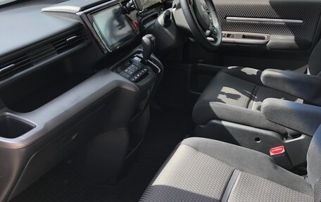 Honda Stepwgn IV, 2015 год, 2 290 000 рублей, 13 фотография