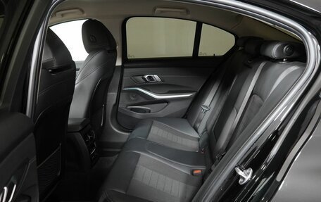 BMW 3 серия, 2019 год, 3 990 000 рублей, 13 фотография