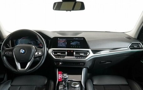 BMW 3 серия, 2019 год, 3 990 000 рублей, 15 фотография