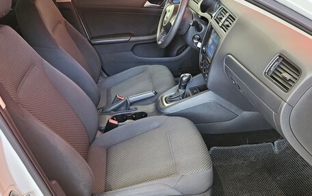 Volkswagen Jetta VI, 2014 год, 1 049 000 рублей, 11 фотография