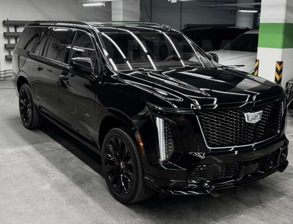 Cadillac Escalade V, 2025 год, 33 000 000 рублей, 5 фотография