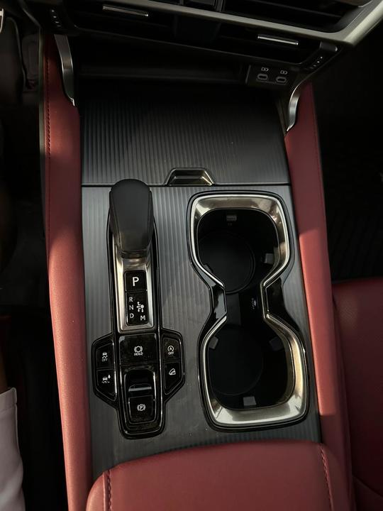 Lexus RX IV рестайлинг, 2024 год, 9 600 000 рублей, 12 фотография