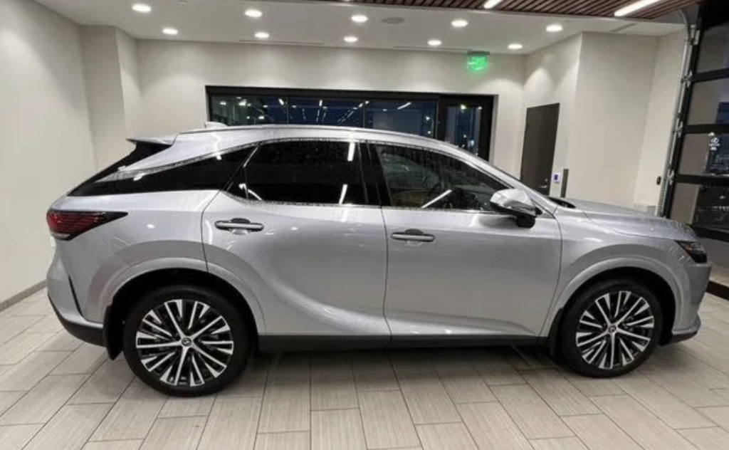 Lexus RX IV рестайлинг, 2024 год, 9 600 000 рублей, 3 фотография