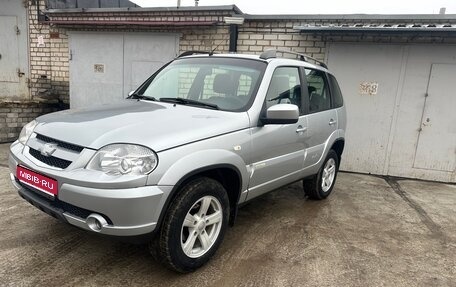 Chevrolet Niva I рестайлинг, 2015 год, 820 000 рублей, 1 фотография
