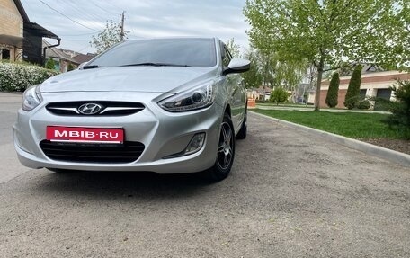 Hyundai Solaris II рестайлинг, 2013 год, 990 000 рублей, 1 фотография