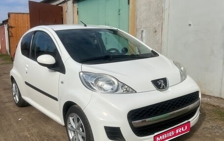 Peugeot 107 I рестайлинг, 2011 год, 560 000 рублей, 1 фотография