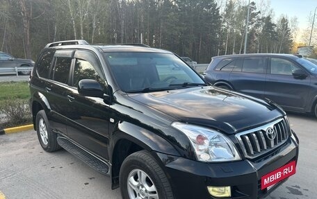 Toyota Land Cruiser Prado 120 рестайлинг, 2007 год, 2 300 000 рублей, 3 фотография