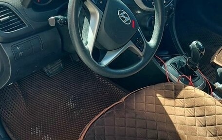 Hyundai Solaris II рестайлинг, 2016 год, 1 200 000 рублей, 12 фотография