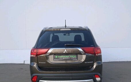 Mitsubishi Outlander III рестайлинг 3, 2016 год, 1 399 000 рублей, 6 фотография