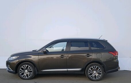 Mitsubishi Outlander III рестайлинг 3, 2016 год, 1 399 000 рублей, 8 фотография