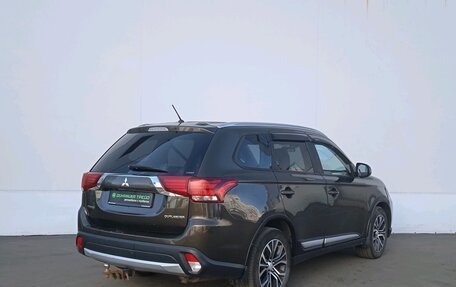 Mitsubishi Outlander III рестайлинг 3, 2016 год, 1 399 000 рублей, 5 фотография