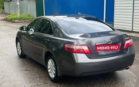 Toyota Camry, 2010 год, 1 350 000 рублей, 2 фотография