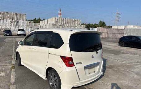Honda Freed I, 2010 год, 750 000 рублей, 3 фотография
