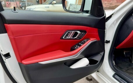 BMW 3 серия, 2019 год, 3 600 000 рублей, 18 фотография