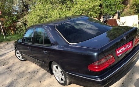 Mercedes-Benz E-Класс, 2000 год, 800 000 рублей, 2 фотография
