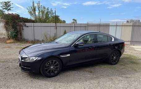 Jaguar XE I рестайлинг, 2016 год, 1 800 000 рублей, 3 фотография