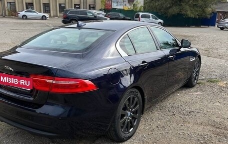 Jaguar XE I рестайлинг, 2016 год, 1 800 000 рублей, 11 фотография