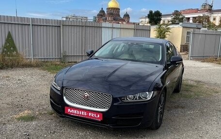 Jaguar XE I рестайлинг, 2016 год, 1 800 000 рублей, 2 фотография