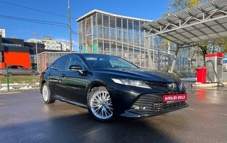 Toyota Camry, 2018 год, 2 560 000 рублей, 2 фотография