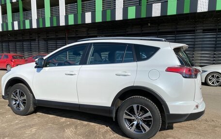 Toyota RAV4, 2018 год, 2 700 000 рублей, 6 фотография
