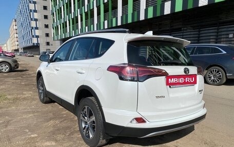 Toyota RAV4, 2018 год, 2 700 000 рублей, 5 фотография