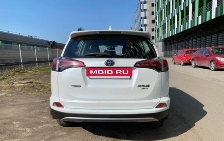 Toyota RAV4, 2018 год, 2 700 000 рублей, 11 фотография