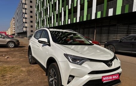 Toyota RAV4, 2018 год, 2 700 000 рублей, 4 фотография