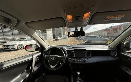 Toyota RAV4, 2018 год, 2 700 000 рублей, 19 фотография