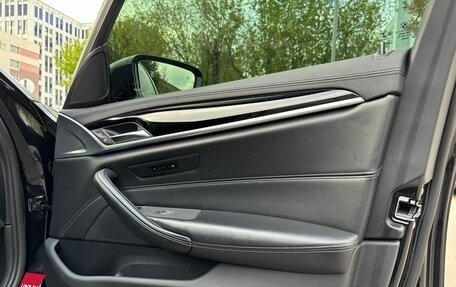 BMW 5 серия, 2019 год, 3 630 000 рублей, 20 фотография