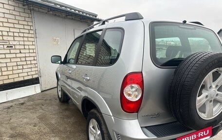 Chevrolet Niva I рестайлинг, 2015 год, 820 000 рублей, 9 фотография