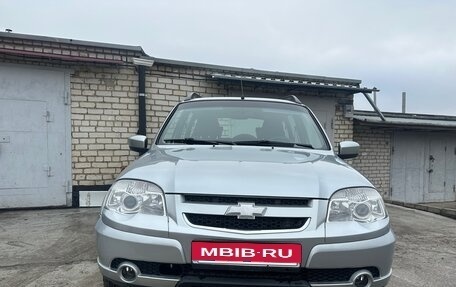 Chevrolet Niva I рестайлинг, 2015 год, 820 000 рублей, 3 фотография