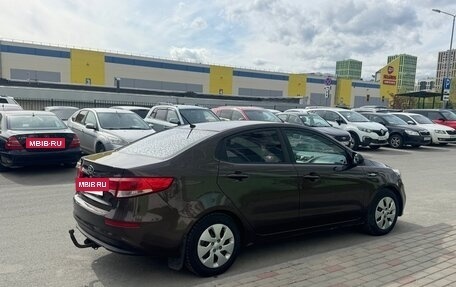 KIA Rio III рестайлинг, 2015 год, 880 000 рублей, 2 фотография