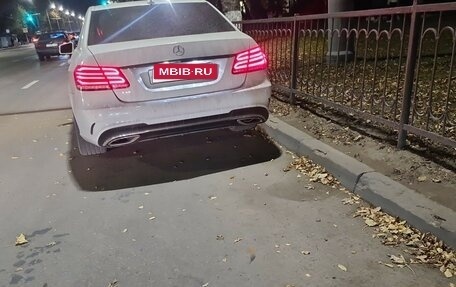 Mercedes-Benz E-Класс, 2013 год, 2 350 000 рублей, 3 фотография