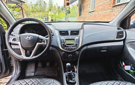 Hyundai Solaris II рестайлинг, 2014 год, 680 000 рублей, 11 фотография