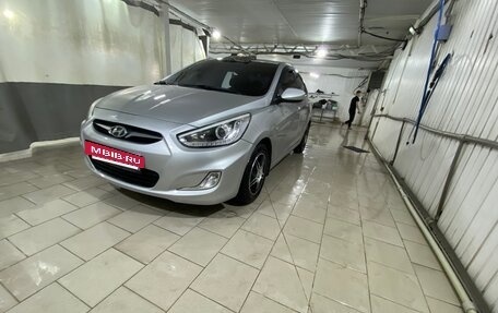 Hyundai Solaris II рестайлинг, 2013 год, 990 000 рублей, 3 фотография