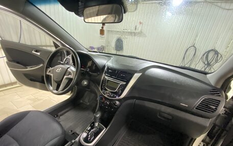 Hyundai Solaris II рестайлинг, 2013 год, 990 000 рублей, 10 фотография
