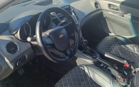 Chevrolet Cruze II, 2010 год, 625 000 рублей, 4 фотография