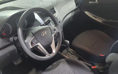 Hyundai Solaris II рестайлинг, 2015 год, 1 050 000 рублей, 4 фотография