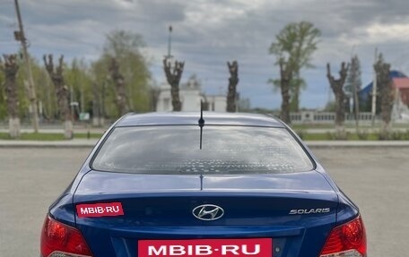 Hyundai Solaris II рестайлинг, 2011 год, 700 000 рублей, 5 фотография