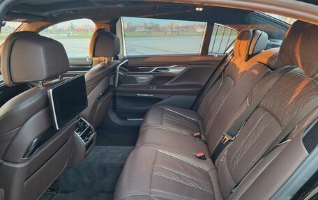 BMW 7 серия, 2017 год, 4 199 000 рублей, 11 фотография