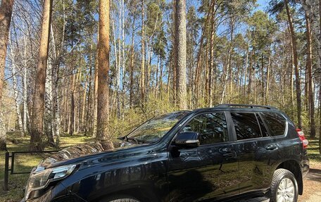 Toyota Land Cruiser Prado 150 рестайлинг 2, 2014 год, 3 630 000 рублей, 8 фотография