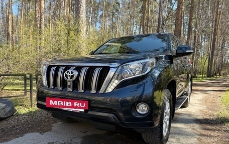 Toyota Land Cruiser Prado 150 рестайлинг 2, 2014 год, 3 630 000 рублей, 2 фотография