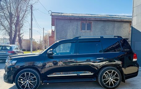 Toyota Land Cruiser 200, 2017 год, 9 200 000 рублей, 2 фотография