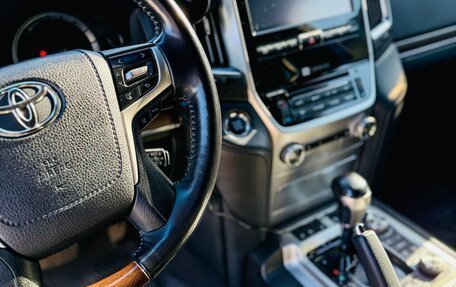 Toyota Land Cruiser 200, 2017 год, 9 200 000 рублей, 9 фотография