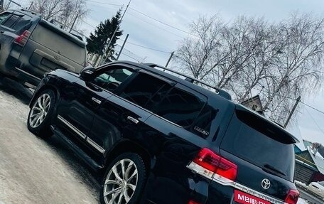 Toyota Land Cruiser 200, 2017 год, 9 200 000 рублей, 23 фотография