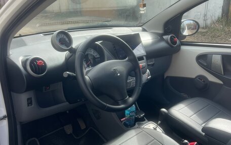 Peugeot 107 I рестайлинг, 2011 год, 560 000 рублей, 7 фотография