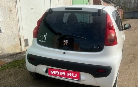 Peugeot 107 I рестайлинг, 2011 год, 560 000 рублей, 4 фотография