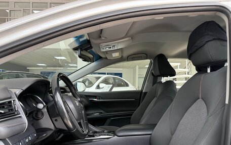 Toyota Camry, 2019 год, 2 950 000 рублей, 8 фотография