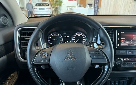 Mitsubishi Outlander III рестайлинг 3, 2018 год, 2 420 000 рублей, 11 фотография